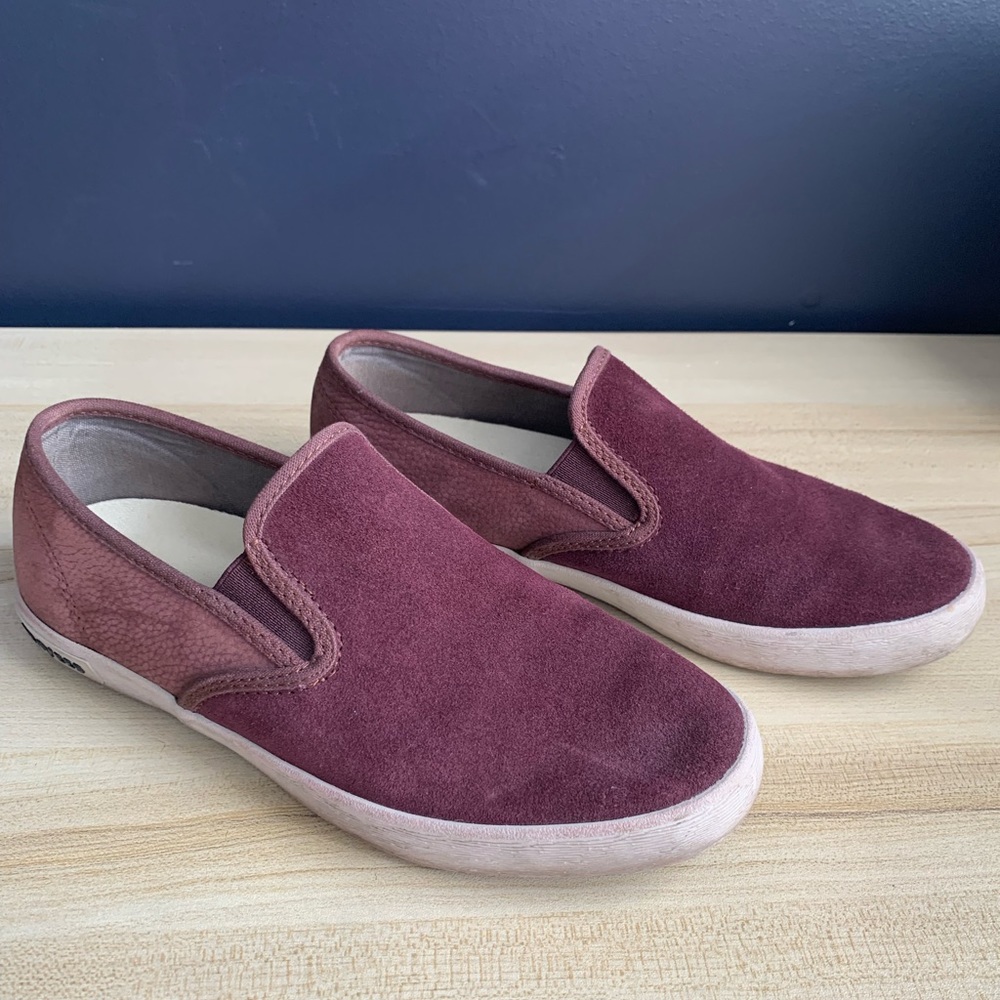 Gently used Seavees Size 6